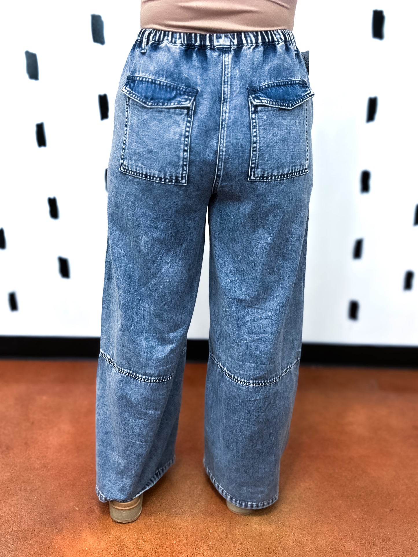 Med Wash Wide Leg Elastic Waist Denim Pants