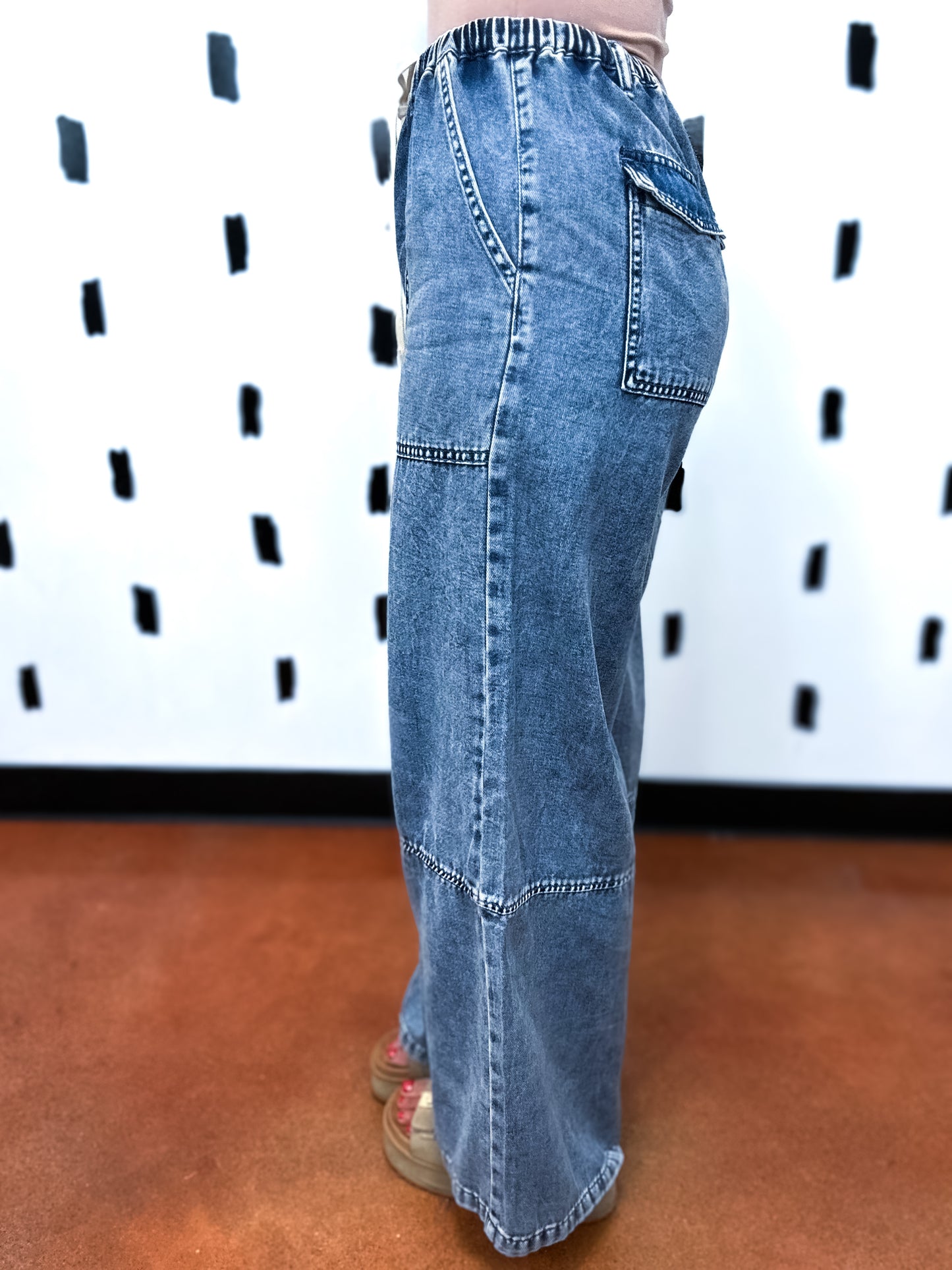 Med Wash Wide Leg Elastic Waist Denim Pants