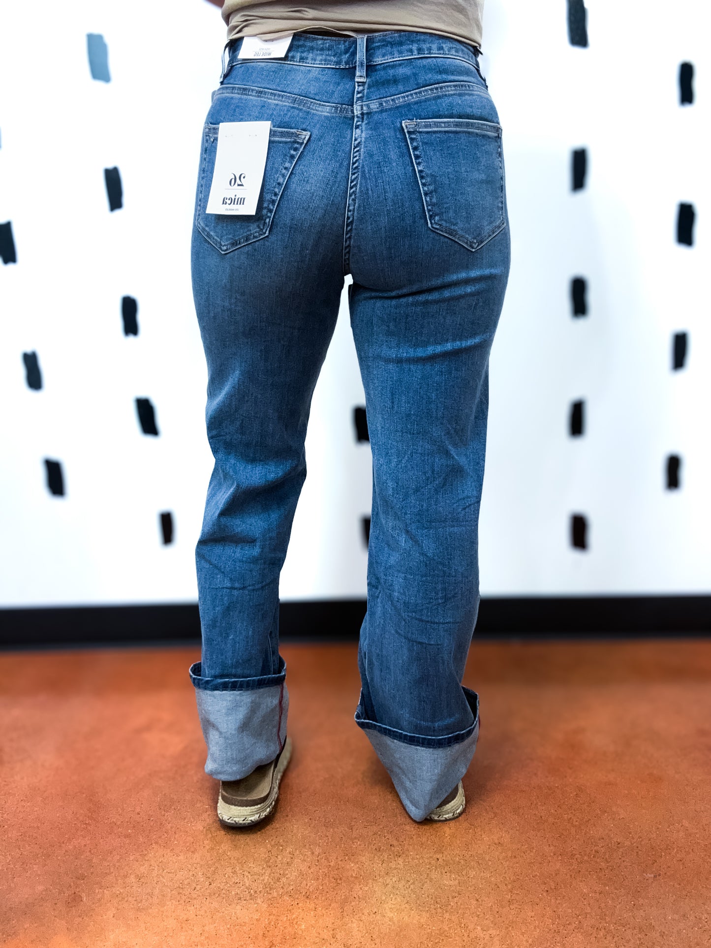 Med Wash High Rise Wide Leg Cuff Denim
