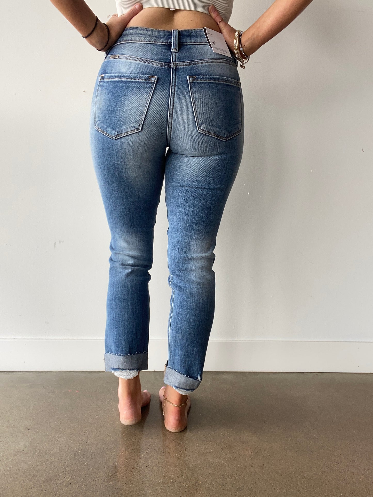 Kancan High Rise Cuffed Slim Straight Jeans