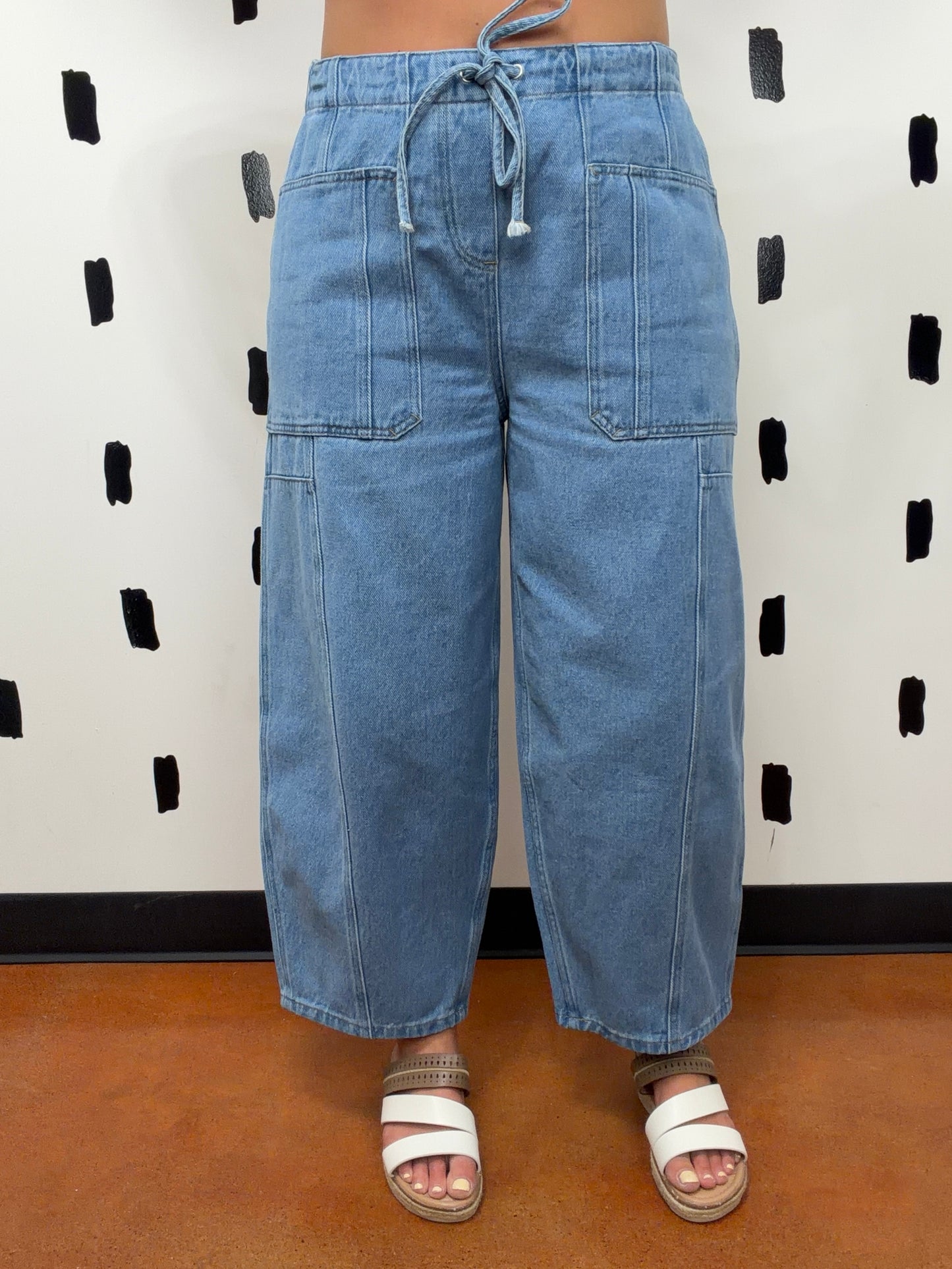 Med Wash High Rise Pull On Denim Pants