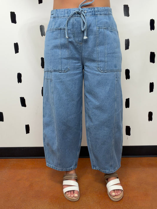 Med Wash High Rise Pull On Denim Pants