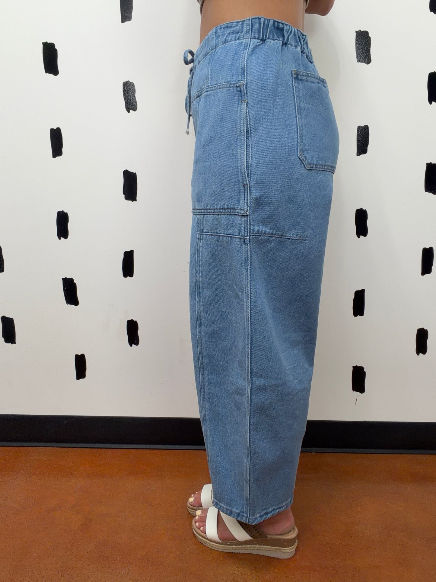 Med Wash High Rise Pull On Denim Pants