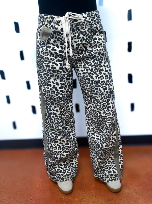 Leopard Line Detail Straight Jeans