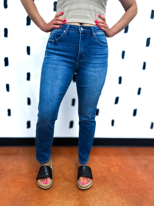 Med Wash High Rise Slim Straight Jeans