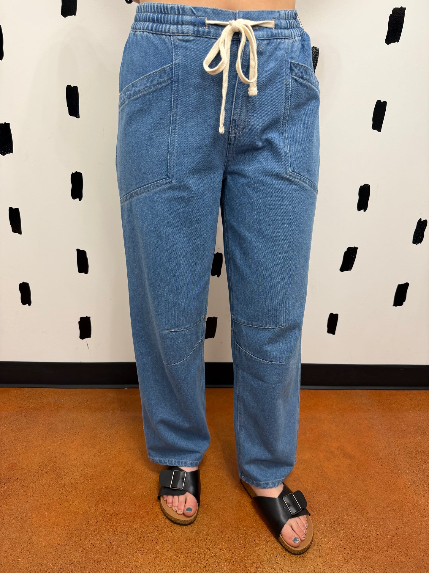 Med Wash Elastic Waist Denim Pants