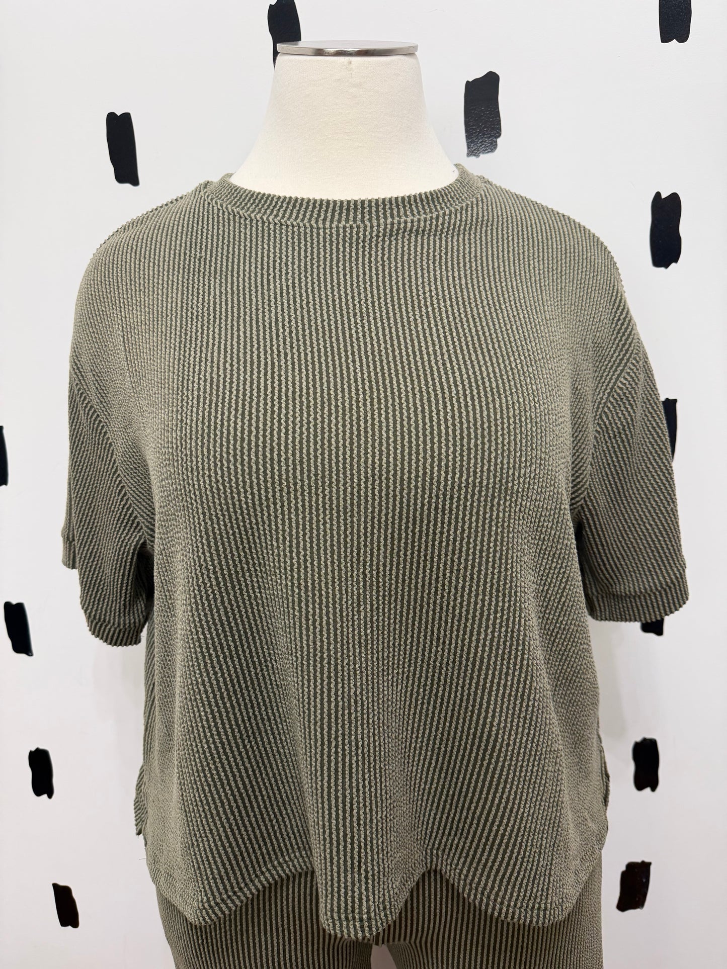 Dk. Olive Ribbed Short Sleeve Top