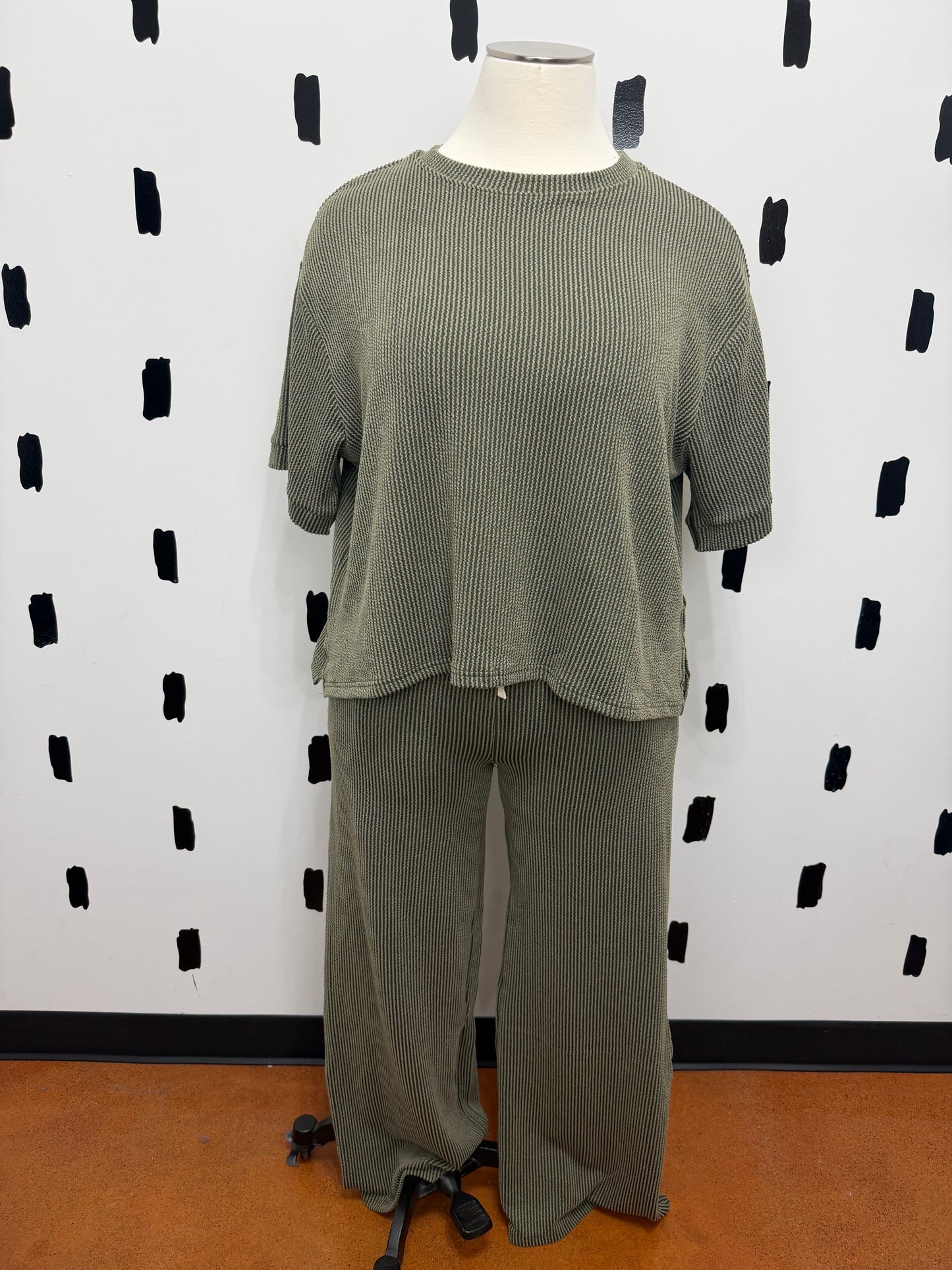 Dk. Olive Ribbed Short Sleeve Top