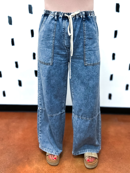 Med Wash Wide Leg Elastic Waist Denim Pants