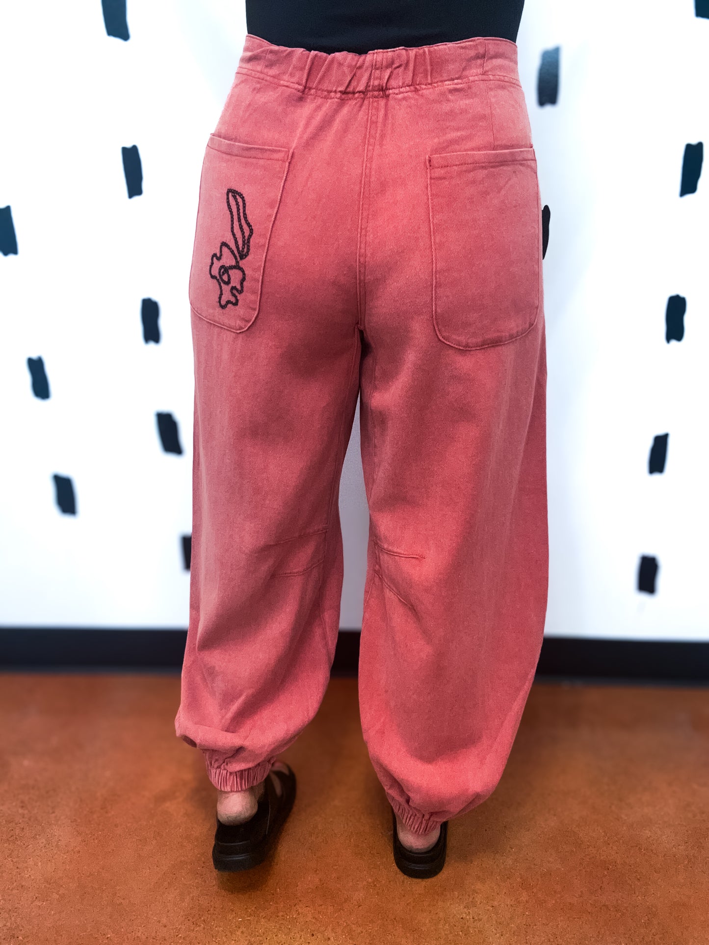 Dried Apple Floral Embroidered Pattern Pants