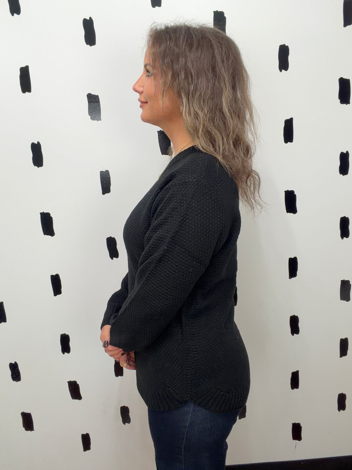 Black Round Neck Basic Sweater