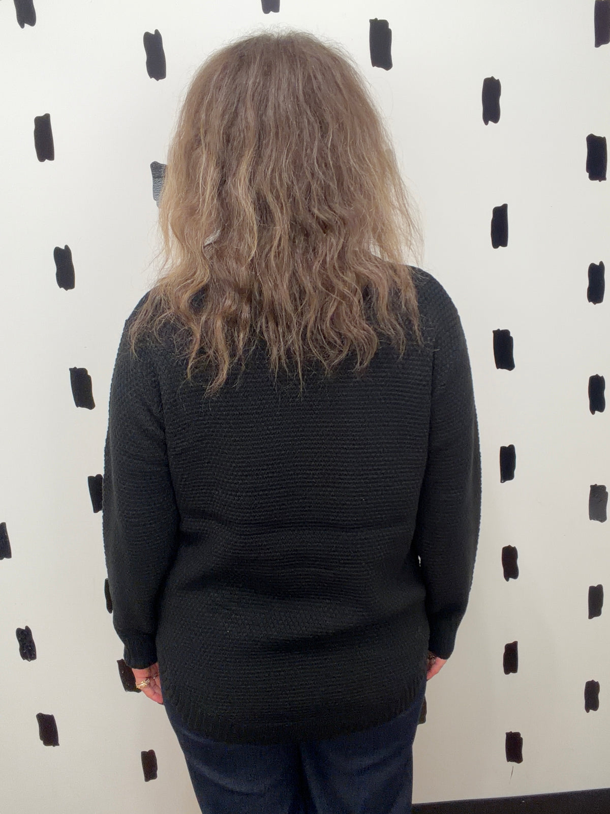 Black Round Neck Basic Sweater